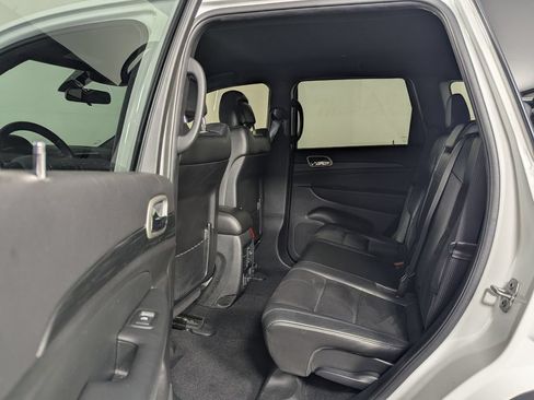 Used 2021 Jeep Grand Cherokee Laredo X AWD/4WD image 26