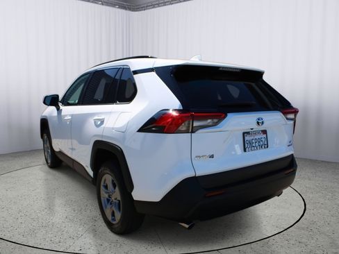 Used 2024 Toyota RAV4 LE AWD/4WD image 6