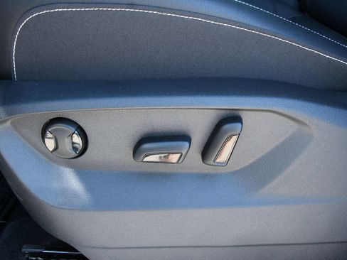 Certified 2026 Volkswagen Atlas SE FWD image 15