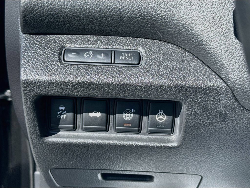 Used 2014 Nissan Altima 2.5 SL w/ Technology Package FWD image 10