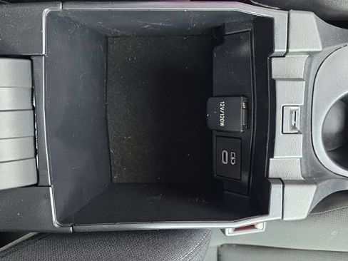 Used 2025 Toyota Corolla LE FWD image 28