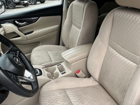 Used 2019 Nissan Rogue SV AWD/4WD image 15