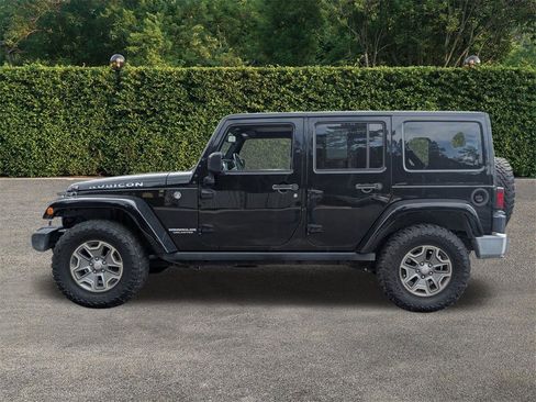 Used 2017 Jeep Wrangler Unlimited Rubicon w/ Connectivity Group image 8