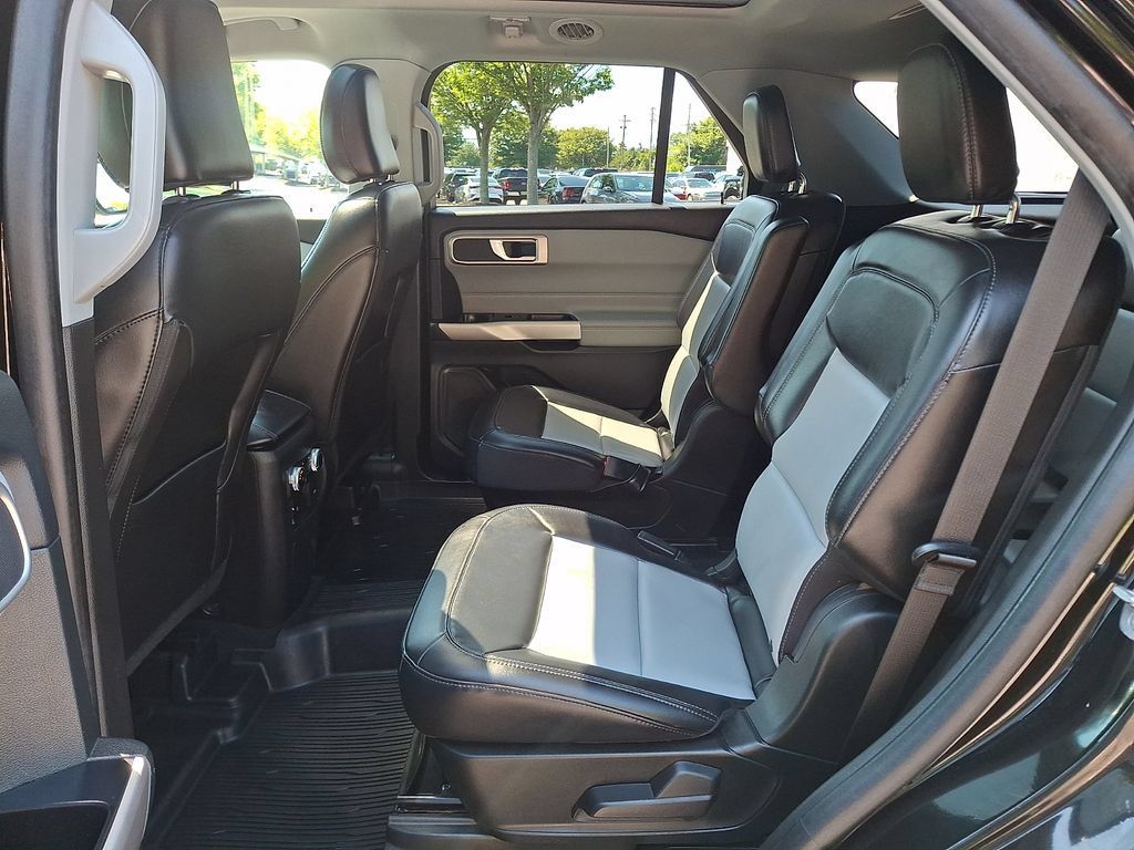 Certified 2023 Ford Explorer XLT w/ Equipment Group 202A AWD/4WD image 13