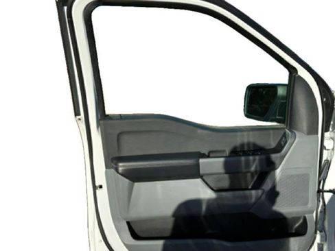 Used 2021 Ford F150 XLT image 6