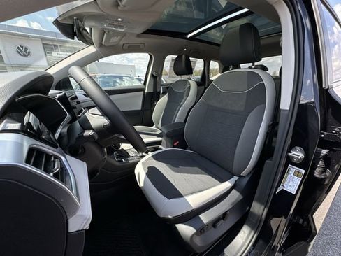 New 2026 Volkswagen Taos SE AWD/4WD image 19