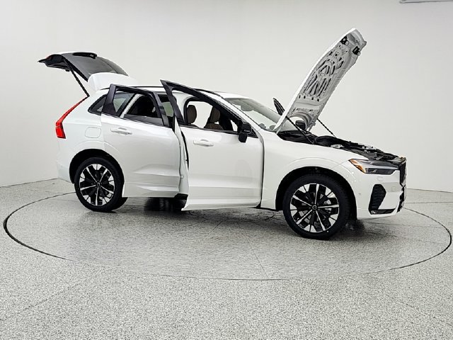 New 2026 Volvo XC60 B5 Plus w/ Protection Package Premier AWD/4WD image 10