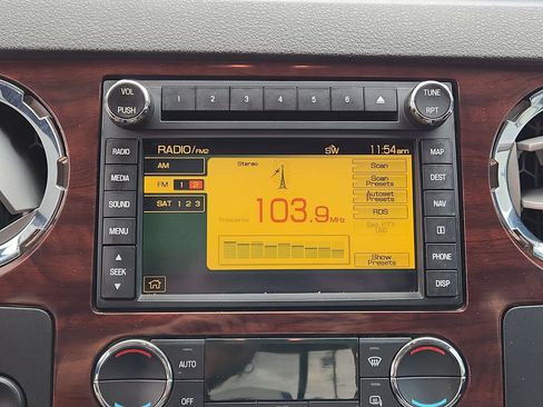 Used 2010 Ford F250 Lariat AWD/4WD image 12