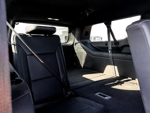 Certified 2024 Chevrolet Suburban LT RWD image 21