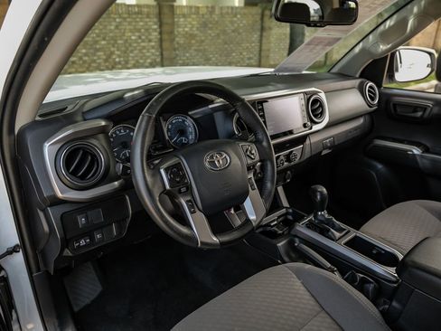 Used 2020 Toyota Tacoma SR5 image 25