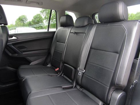 Used 2021 Volkswagen Tiguan SE w/ Panoramic Sunroof Package AWD/4WD image 20