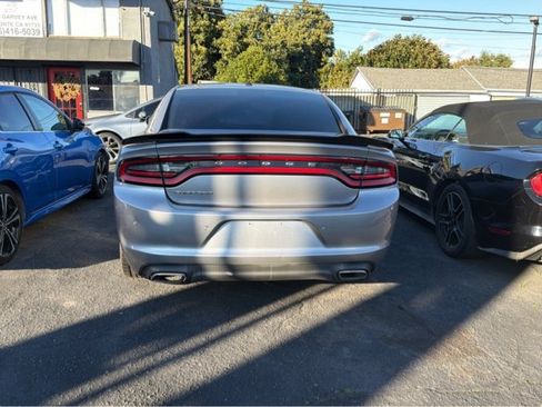 Used 2015 Dodge Charger SE w/ Popular Equipment Group RWD image 3