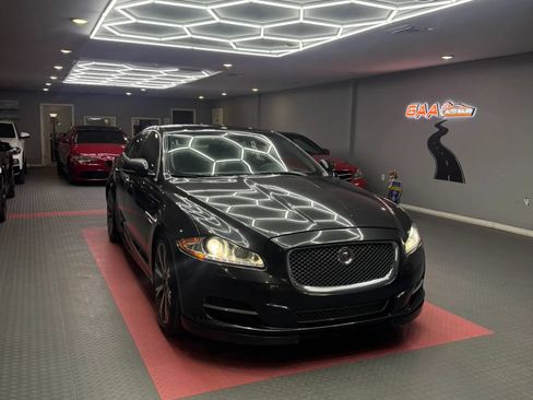 Used 2015 Jaguar XJ RWD image 1