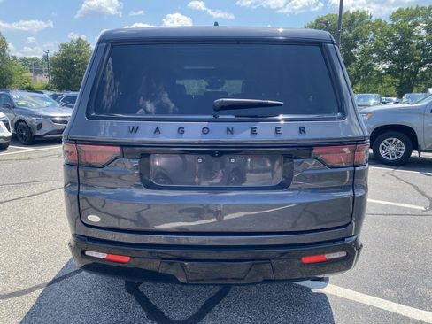 Used 2024 Jeep Wagoneer Series II AWD/4WD image 6