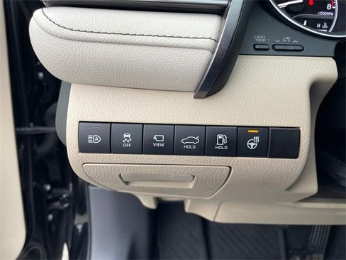 Used 2024 Toyota Camry XLE w/ Navigation Package image 31