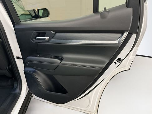 Used 2025 GMC Terrain Elevation image 31