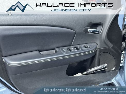 Used 2014 Chrysler 200 Limited FWD image 12