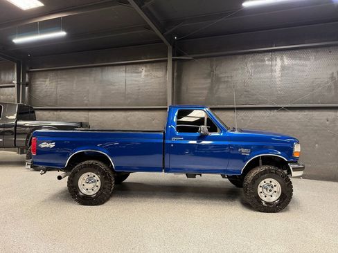 Used 1997 Ford F250 4x4 Regular Cab Heavy Duty image 2