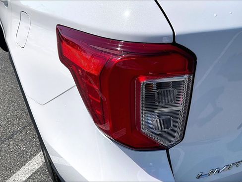 Used 2022 Ford Explorer Limited w/ Hybrid Equipment Group 310A RWD image 29