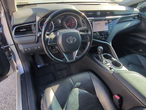 Used 2019 Toyota Camry XSE image 16