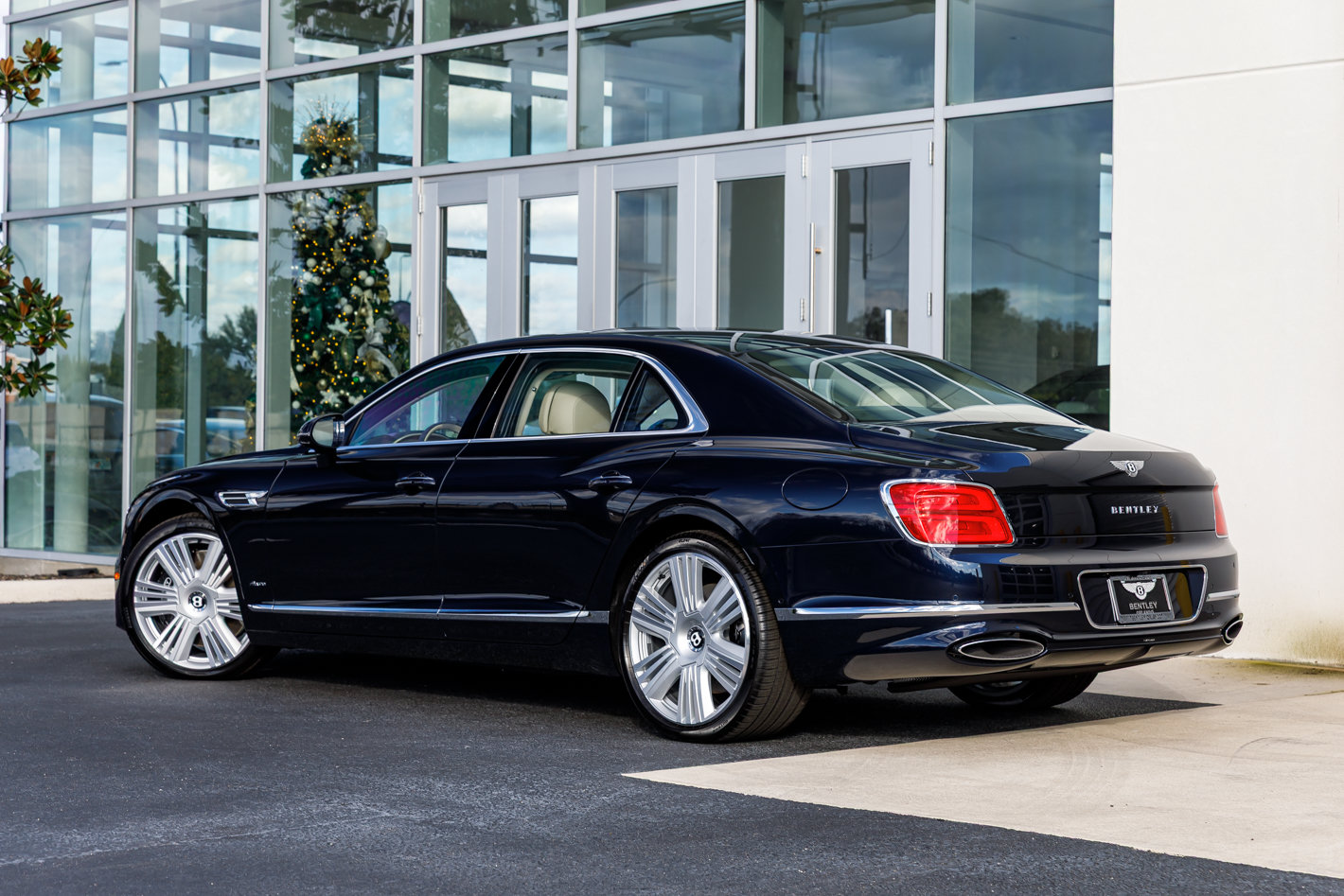 Used 2026 Bentley Flying Spur Azure AWD/4WD image 12