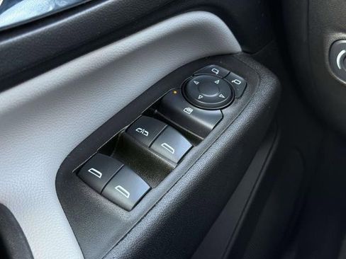 Used 2024 Chevrolet Equinox LT image 17