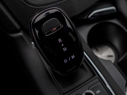 New 2025 Cadillac XT6 Luxury image 30