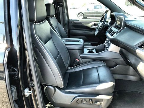 Used 2024 GMC Yukon SLT w/ SLT Premium Package image 25