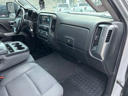 Used 2019 Chevrolet Silverado 2500 LT image 17