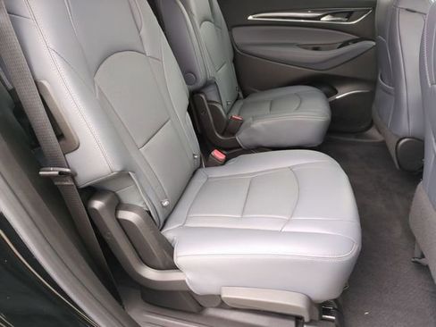 Used 2019 Buick Enclave Essence FWD image 17