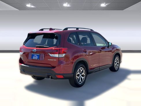 Used 2019 Subaru Forester Premium w/ All-Weather Package AWD/4WD image 9