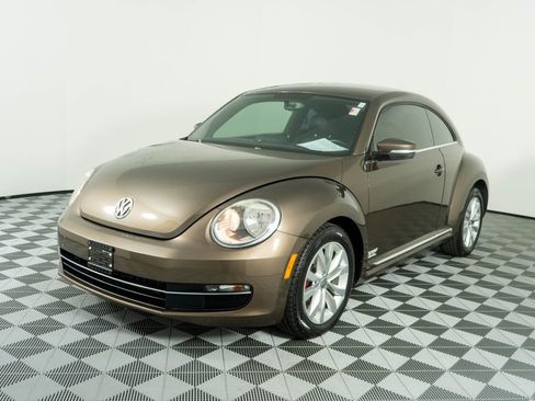 Used 2013 Volkswagen Beetle TDI FWD image 3