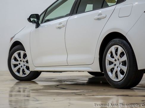Used 2021 Toyota Corolla LE FWD image 11