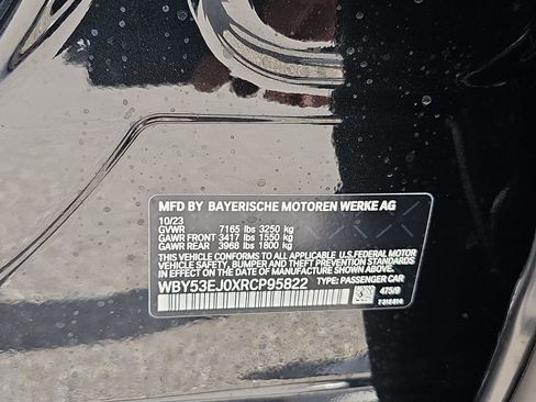 New 2024 BMW i7 xDrive60 image 41