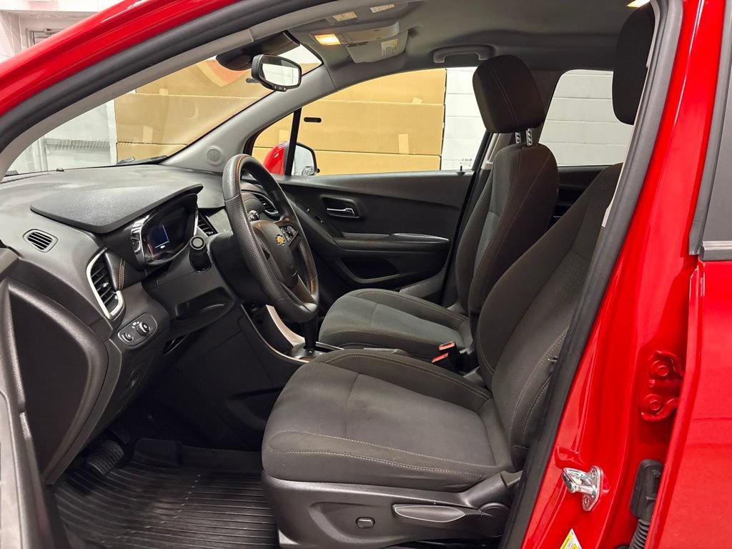 Used 2020 Chevrolet Trax LS w/ Tint and Cruise Package FWD image 16
