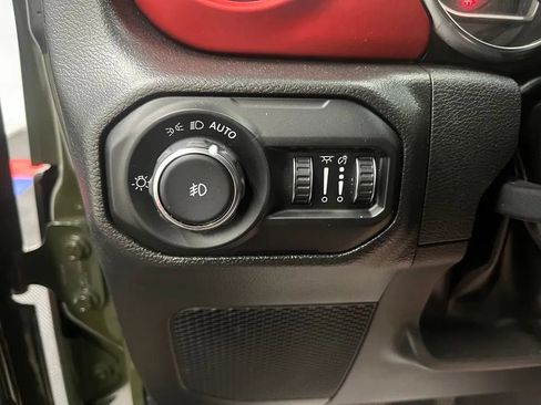 Used 2022 Jeep Wrangler Unlimited Rubicon w/ Steel Bumper Group AWD/4WD image 25