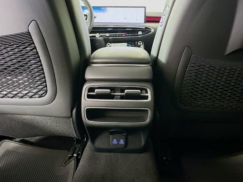 New 2026 Genesis GV70 2.5T Advanced AWD/4WD image 18