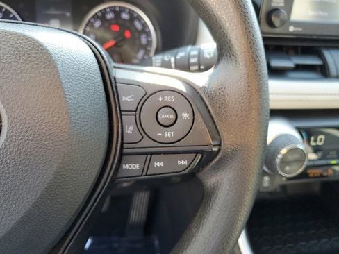 Used 2021 Toyota RAV4 XLE image 21