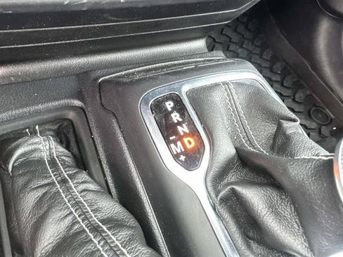 Used 2023 Jeep Wrangler Unlimited Sahara w/ Cold Weather Group AWD/4WD image 19