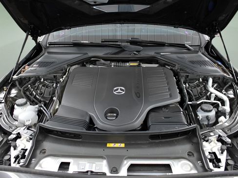 Used 2025 Mercedes-Benz E 450 4MATIC Sedan image 40