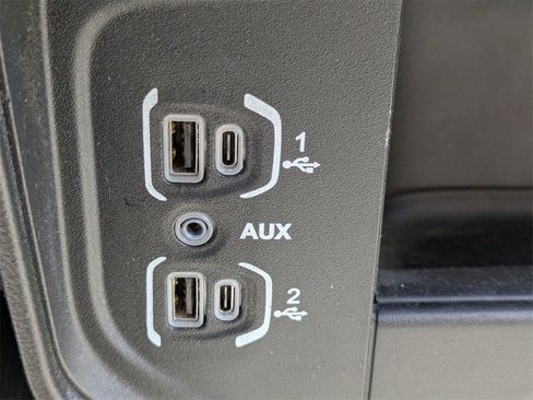 Used 2024 RAM 2500 Big Horn image 28