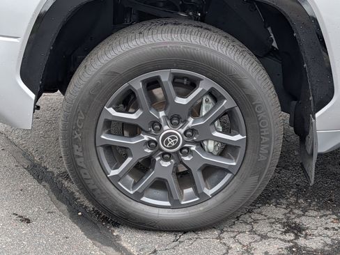 Used 2024 Toyota Tundra Platinum AWD/4WD image 14