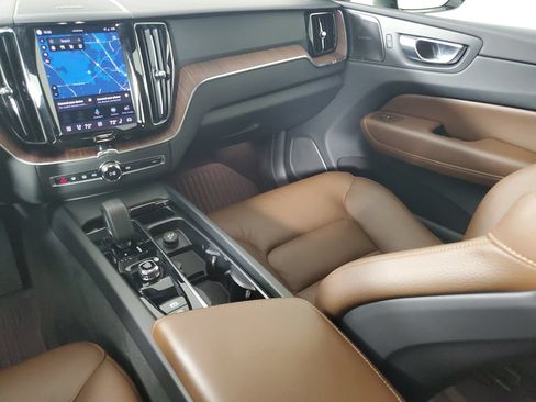 Used 2023 Volvo XC60 B5 Plus w/ Climate Package FWD image 19