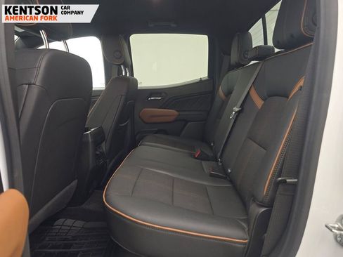 Used 2024 GMC Canyon AT4 image 7