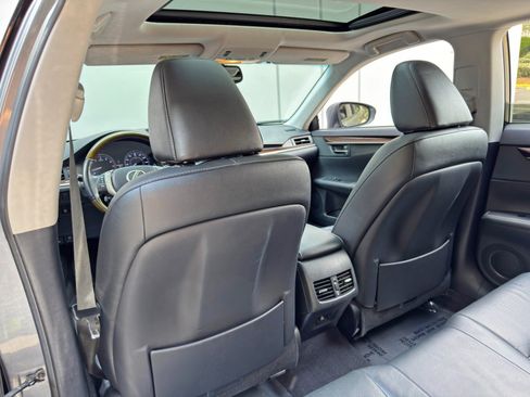 Used 2013 Lexus ES 350 w/ Luxury Pkg FWD image 36