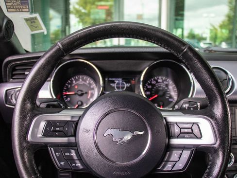 Used 2015 Ford Mustang GT RWD image 12