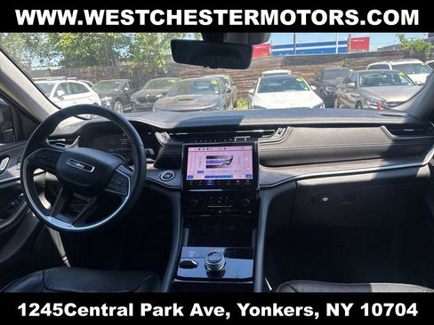 Used 2023 Jeep Grand Cherokee Limited w/ Luxury Tech Group II AWD/4WD image 28