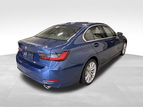 Used 2024 BMW 330i xDrive Sedan w/ Premium Package AWD/4WD image 6