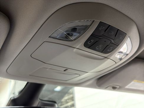 Used 2024 Chrysler Voyager LX image 34