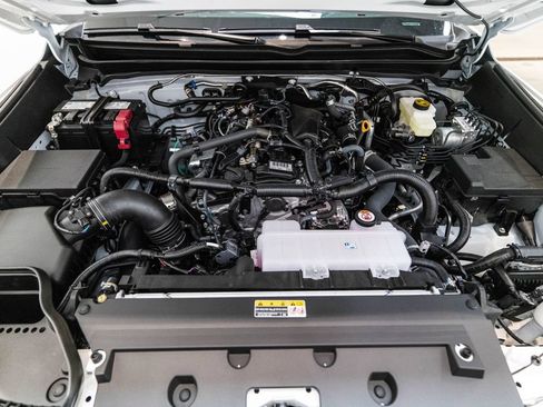 Certified 2026 Toyota Tacoma SR5 AWD/4WD image 34